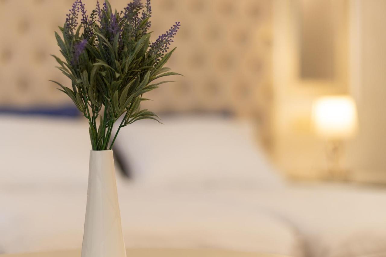 Smart Business Hotel Pinsk Eksteriør bilde