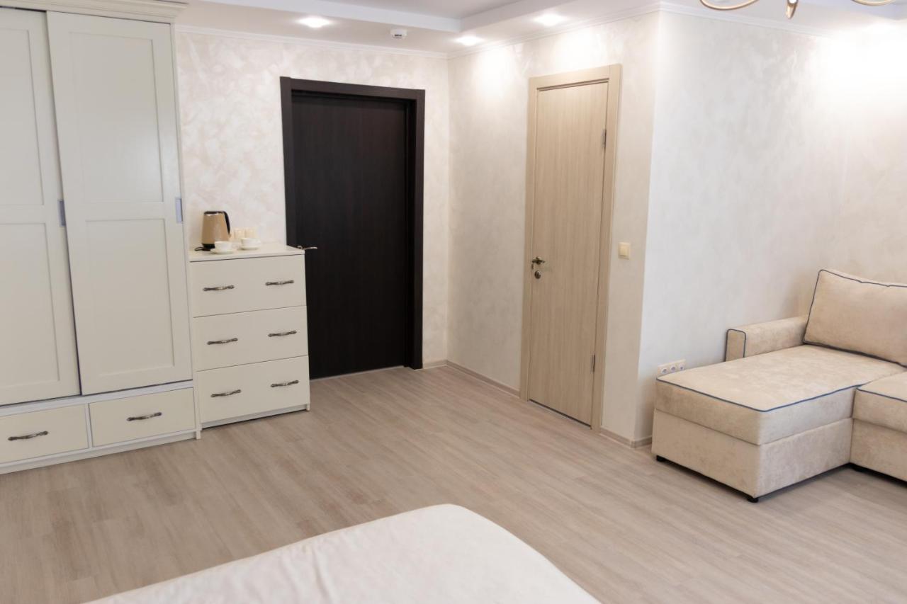Smart Business Hotel Pinsk Eksteriør bilde